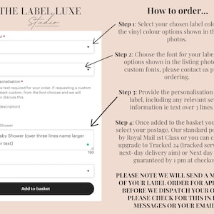 Op de afbeelding: Schermafbeelding van een webpagina van The Label Luxe Studio, met een formulier voor het aanpassen van labels. Velden omvatten primaire kleur, lettertype, personalisatietekst en hoeveelheid. Er worden ook bestelinstructies weergegeven.