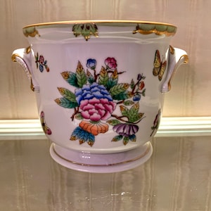 HEREND Queen Victoria Small Cachepot with Handles