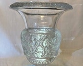 Stunning LALIQUE VERSAILLES Vase