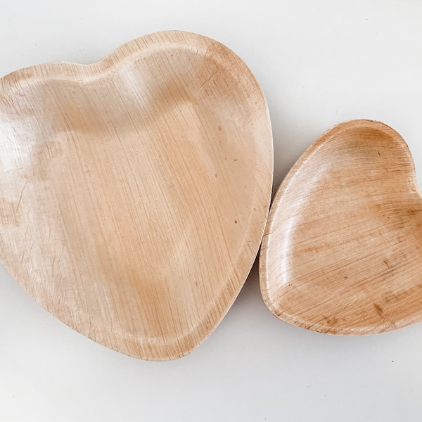 Heart palm leaf bowl