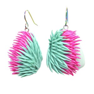 Gedurfde oorbellen van polymeerklei, kleurrijke statement handgemaakte bungelsieraden funky groen roze oorbellen cadeau voor moeder