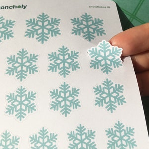 FEBSNOW Christmas Snowflake Stickers Roll,600Pcs Glitter Snowflake