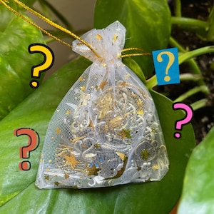 Mystery Charm Casting Kit – 50+ Charms with Enamel Mix for Intuitive Divination & Readings