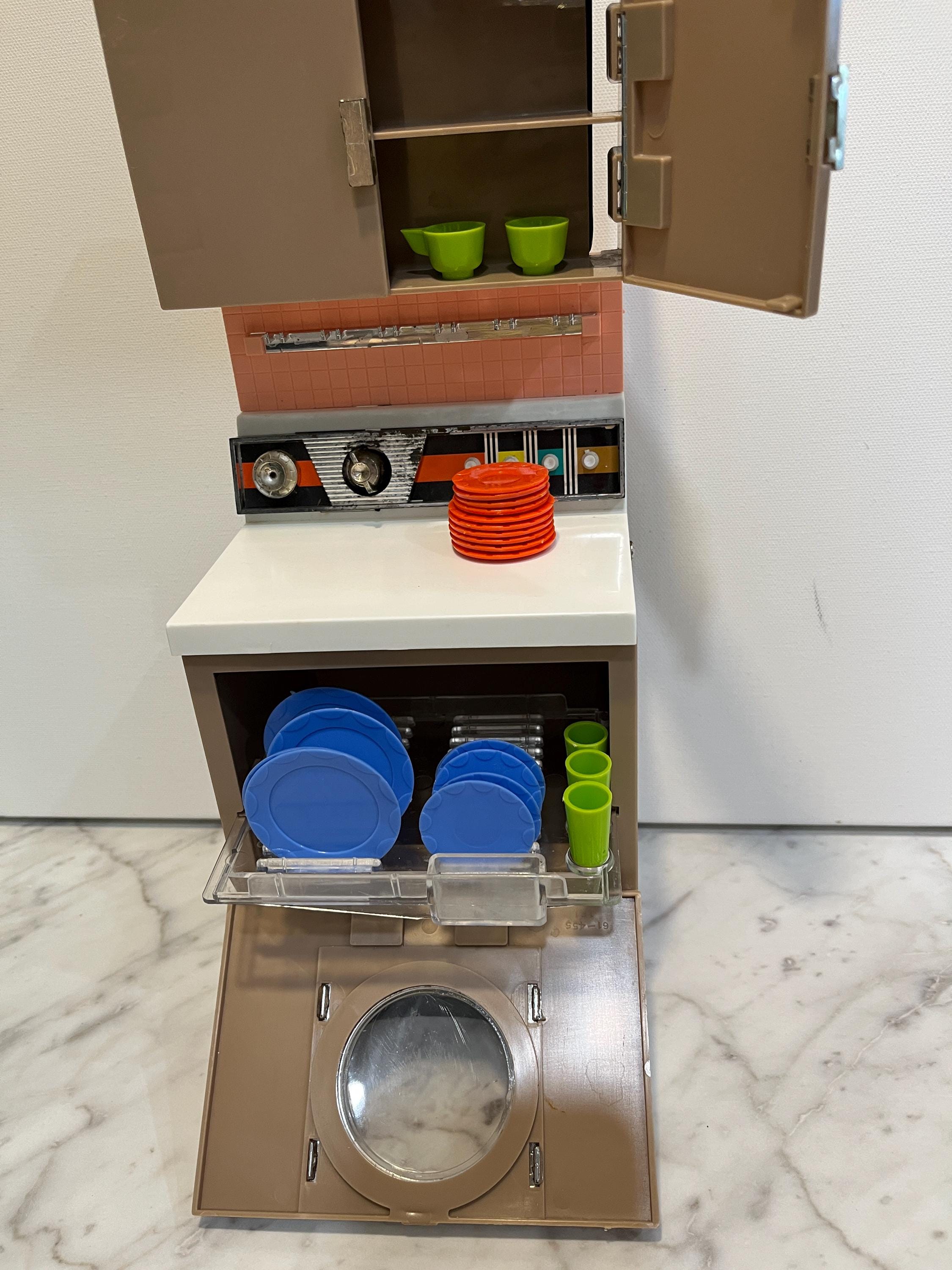 Barbie Dream Kitchen Deluxe Reading Corp Full Set Table, Chairs