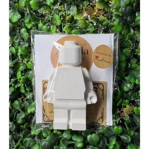 Handgjord gipsfigur | 10 cm målningsbar dekoration (DIY-konstprojekt) i blockstil - Lego, Roblox-inspirerad