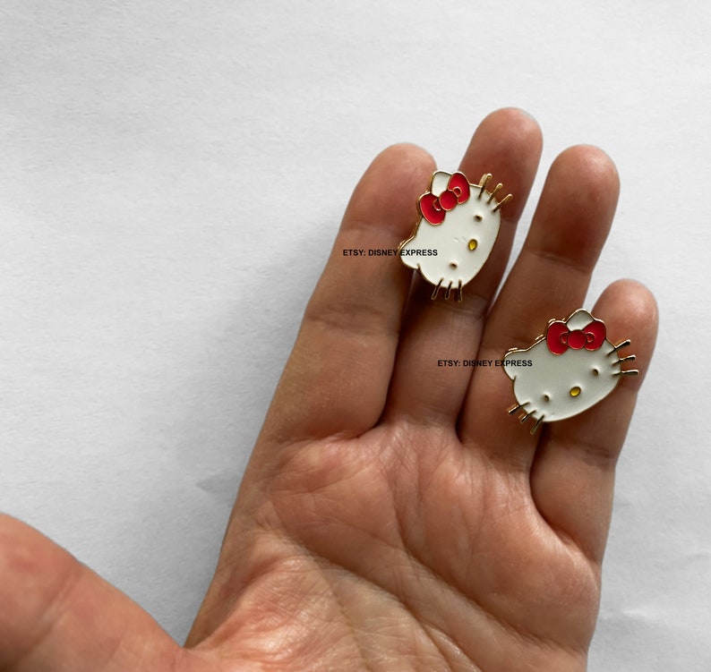 1x0.75 Small Pin Classic Cartoon Cute Lovely Face Cat Kitty Enamel