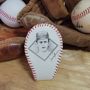 Pelota de béisbol de Nolan Ryan hecha a mano convertida en billetera EDC con clip magnético para dinero fabricada en EE. UU.