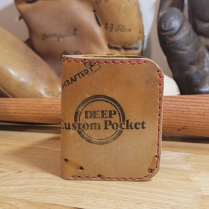 Billetera plegable de cuero reciclado con forma de guante de béisbol, hecha a mano y reutilizada, fabricada en EE. UU., regalo para hombres y padres de EDC