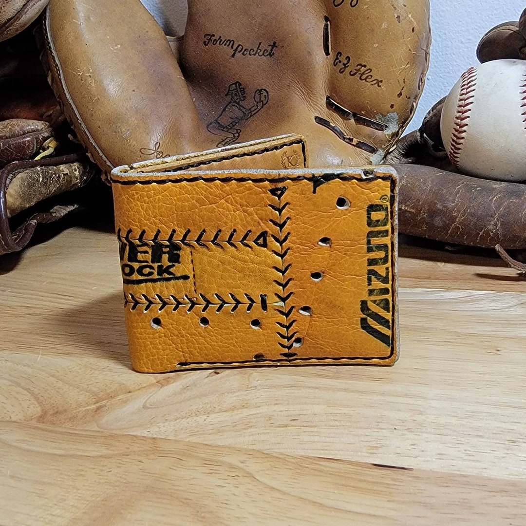 Handmade Leather Baseball Glove Bifold Wallet Mizuno Made in USA Men's