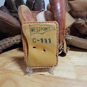 Guante de béisbol de cuero reciclado hecho a mano, billetera minimalista, billetera delgada para tarjetas de crédito, bolsillo frontal, hecho en EE. UU., regalo para hombres y padres