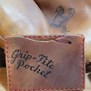 Cartera de cuero estilo guante de béisbol, hecha a mano, minimalista, estilo EDC, delgada, para tarjetas de crédito, bolsillo frontal, estilo vintage de los años 60, hecha en EE. UU., regalo para hombre.