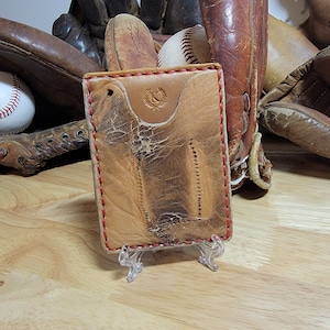 Guante de béisbol de cuero reciclado hecho a mano, billetera minimalista, billetera delgada para tarjetas de crédito, bolsillo frontal, hecho en EE. UU., regalo para hombres y padres