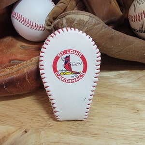 Pelota de béisbol de los St. Louis Cardinals hecha a mano con clip magnético para billetes, billetera EDC fabricada en EE. UU.