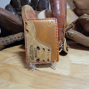 Guante de béisbol de cuero reciclado hecho a mano, billetera minimalista, billetera delgada para tarjetas de crédito, bolsillo frontal, hecho en EE. UU., regalo para hombres y padres