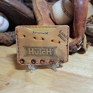 Guante de béisbol de cuero reciclado hecho a mano, billetera minimalista, billetera delgada para tarjetas de crédito, bolsillo frontal, hecho en EE. UU., EDC, regalo para hombres y padres.