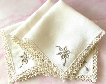 ヴィンテージ クロシェ刺繍リネンナプキン - スカラップエッジ、4枚