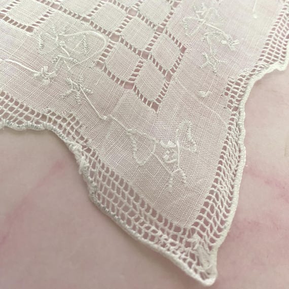 Vintage Ivory White Pulled Thread Embroidered Han… - image 8