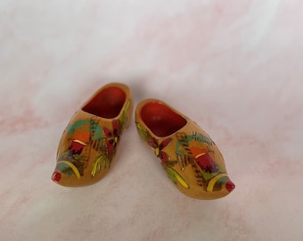 Made in Japan Clog Planter Dutch Girl w/Orange Clog/Shoe