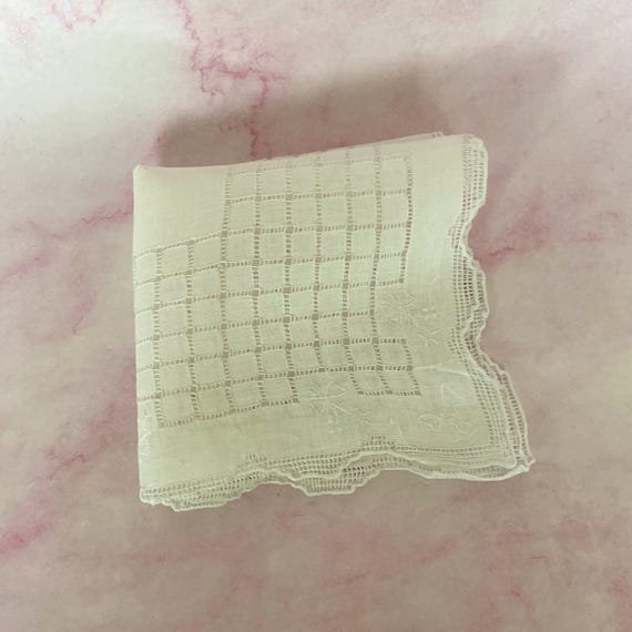 Vintage Ivory White Pulled Thread Embroidered Han… - image 5