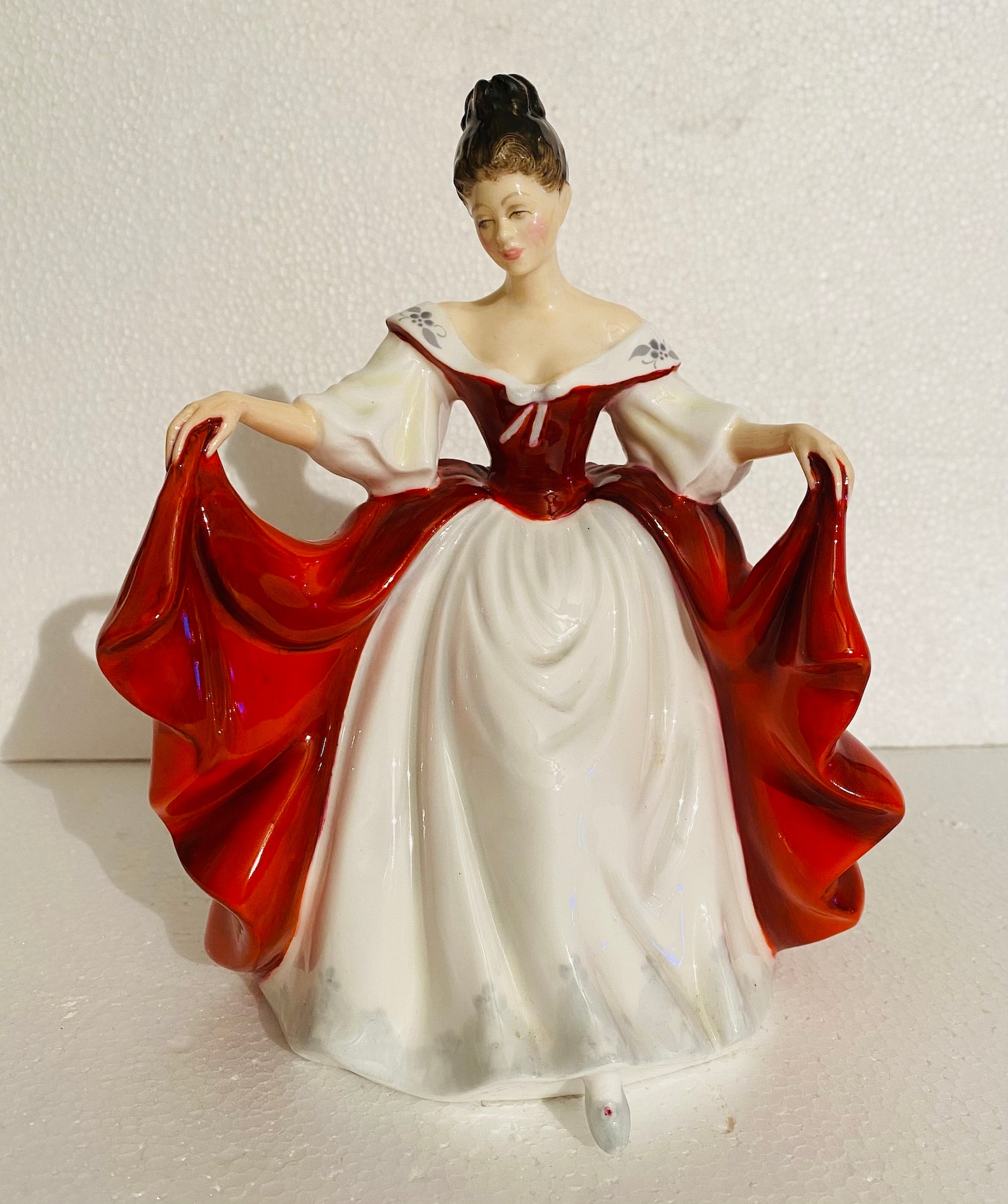 Beautiful Elegant Retired Royal Doulton Figurine Entitled Sara Etsy