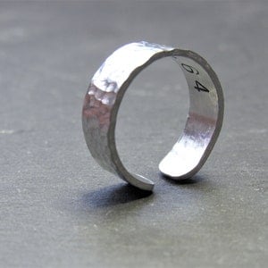 Mensaje oculto martillado Anillo ajustable pulgares anillo para las mujeres, mensaje secreto anillo de los hombres plata, regalo de anillo martillado de aluminio para él ella