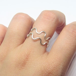 Wellen Ring Sterling Silber gewellt Daumen Ring Sterling Silber verstellbar, Wackeldraht Ring zierlich niedlich Stapelringe für Frauen stapelbar Ringe