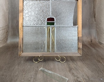 Panel de vidriera artesanal con marco de madera texturizada geométrica emplomada de 16 pulgadas.