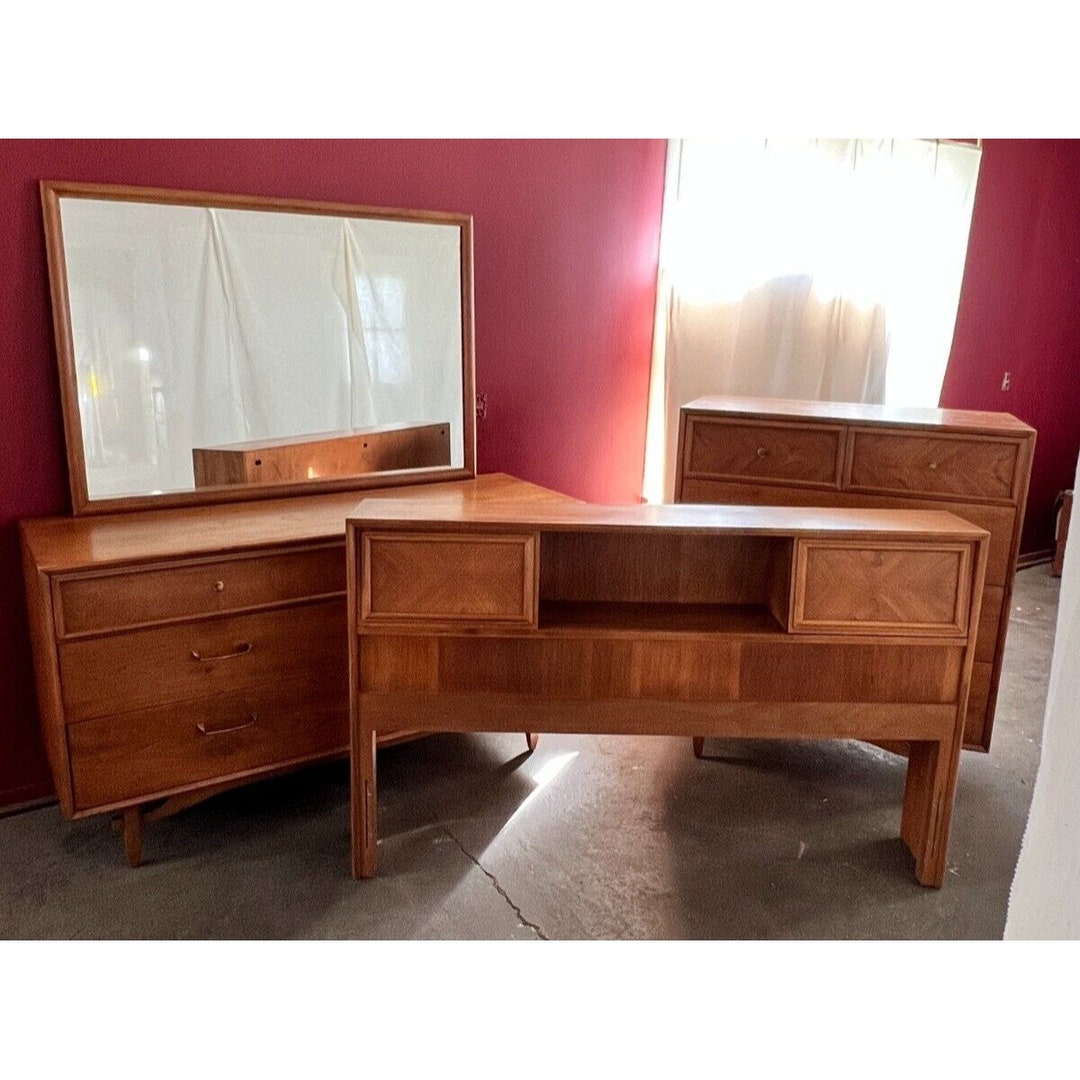1959 Kroehler MCM Danish Modern Bedroom Set 2 Dressers & Headboard FREE