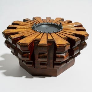 Mesa de centro octagonal de estilo neoespañol, estilo brutalista, con cenicero y brasero, de Artes de México imagen 1