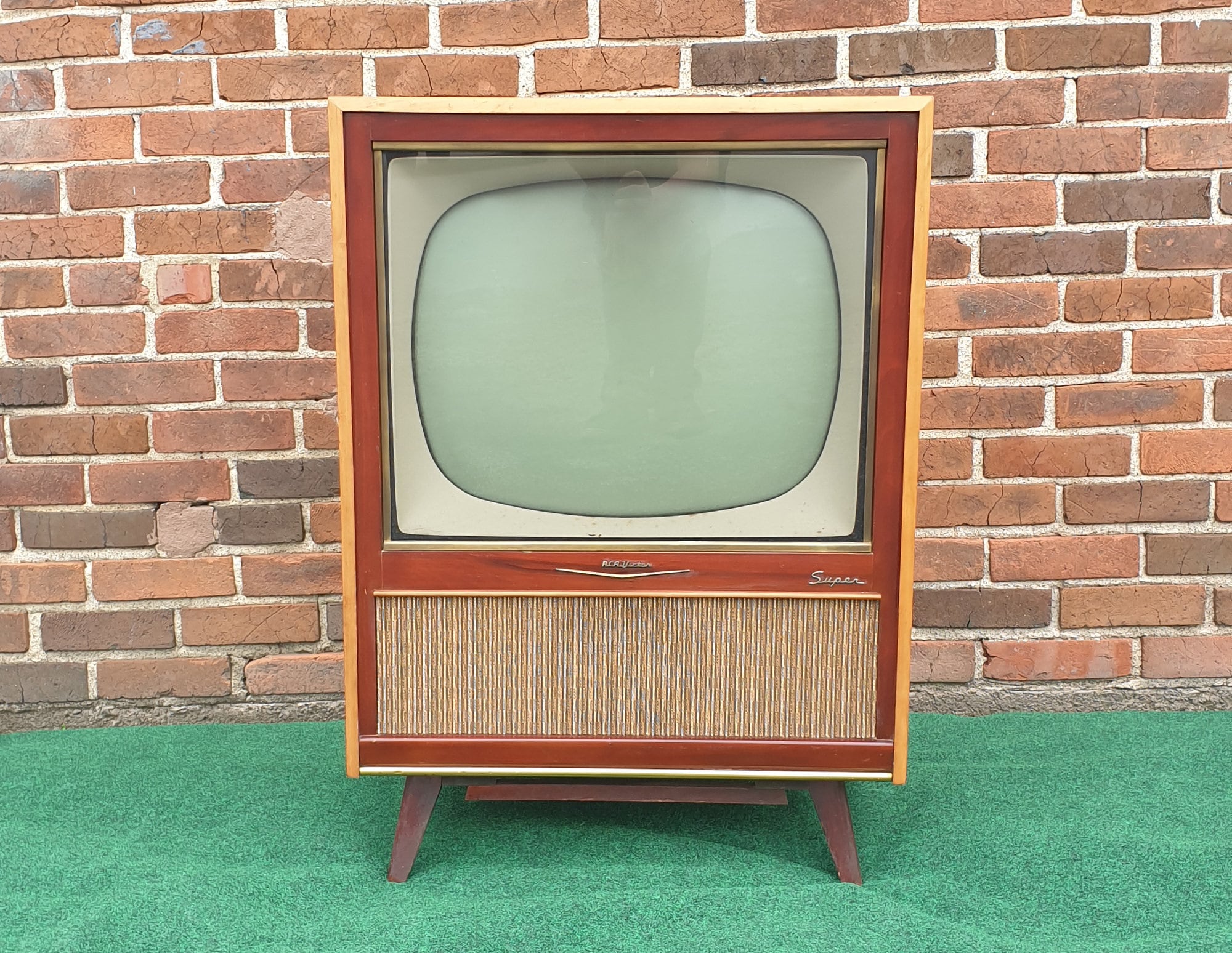 Mid Century RCA Victor 21-T-B4250 Super Television Tube TV Turns