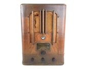 RCA Victor Large Tombstone Tube Radio 6T5 Powers On No Sound For Parts Repair