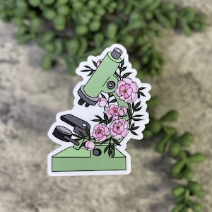 Descubra o mergulho mágico microscópico na ciência com o adesivo de vinil para microscópio com peônia rosa! À prova d'água, à prova de intempéries e seguro para máquina de lavar louça!