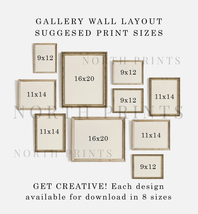 Op de afbeelding: Een suggestie voor een galeriewand-indeling met verschillende frame-formaten. De frames zijn allemaal goudkleurig en hebben een decoratieve rand. De frames zijn in een verspringende opstelling geplaatst. De formaten van de frames zijn 23x30, 28x35 en 41x51 cm. De tekst "NORTH PRINTS" staat in de afbeelding.