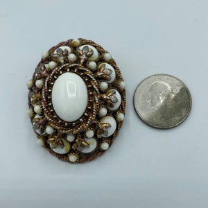 Signed HAR Hargo Large Gold Tone White Oval Brooch/Pin