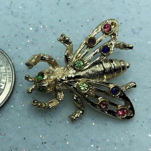 精巧なゴールドのハエブローチ、ヴィンテージの昆虫ピン
