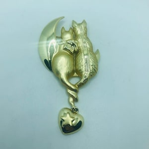 AJC gold tone kitty cat brooch