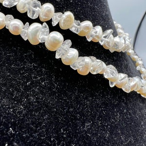 Collar de perlas genuinas y puntas de vidrio transparente pulido, cierre de plata 925 L- 37''