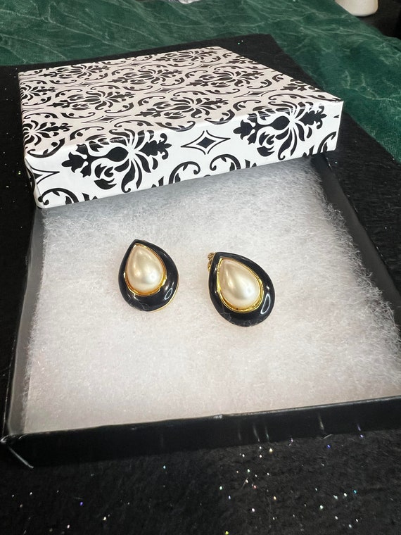 Signed Trifari Clip On Earrings Teardrop - image 9