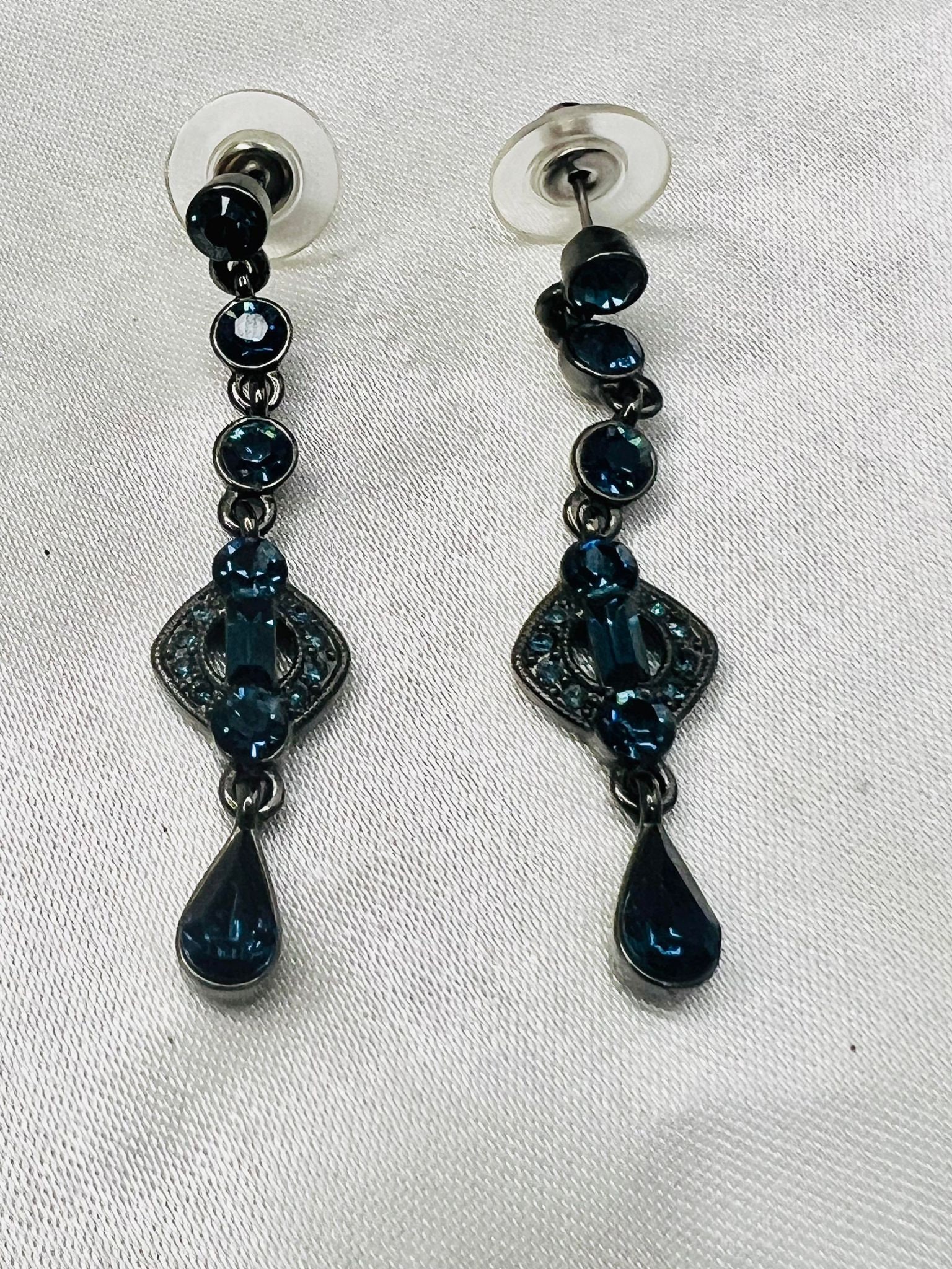 Givenchy crystal linear drop earrings deals