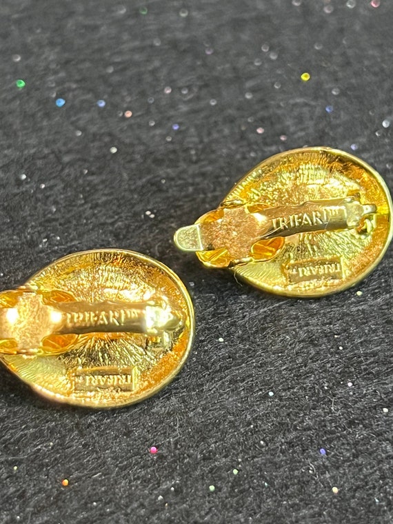 Signed Trifari Clip On Earrings Teardrop - image 10