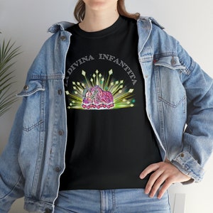 Camiseta unissex de algodão pesada La Divina Infantita, camisa da Santa Maria Infantil, camisa da Virgem Maria, presentes católicos
