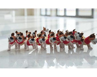 Figuras de perro Dodger de Disney OLIVER & COMPANY Lote de 18 juguetes de la Cajita Feliz