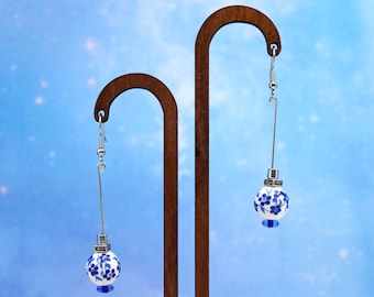 Die Teeparty | Blau + Weiß | Handgefertigte Chinoiserie Teetasse Floral China Porzellan Keramik Glasperle Moderne hypoallergene Ohrringe