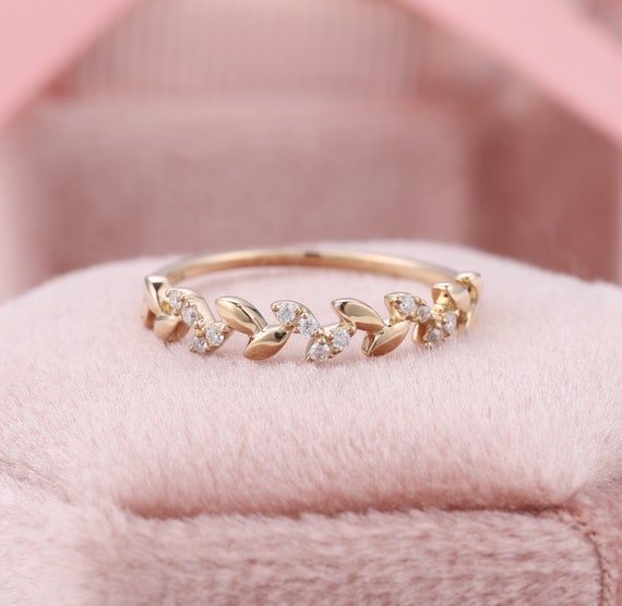 Leaf and vine wedding band best sale