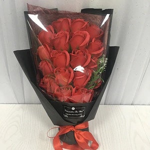 18pcs Creative Scented Artificial Soap Flowers Rose Bouquet Gift Box Simulation Rose Valentines Day Birthday Gift Decor CLR005