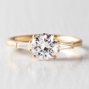 2 Carat  diamond engagement ring|Diamond/Moissanite white gold anniversary ring|Three stone prong set ring|Unique prong set ring
