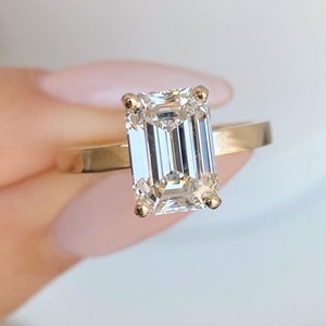 2.5 Carat Emerald Cut Solitaire Engagement Ring, Emerald Cut Engagement Ring, Emerald Cut Ring, Solid 14k Moissanite Engagement Ring