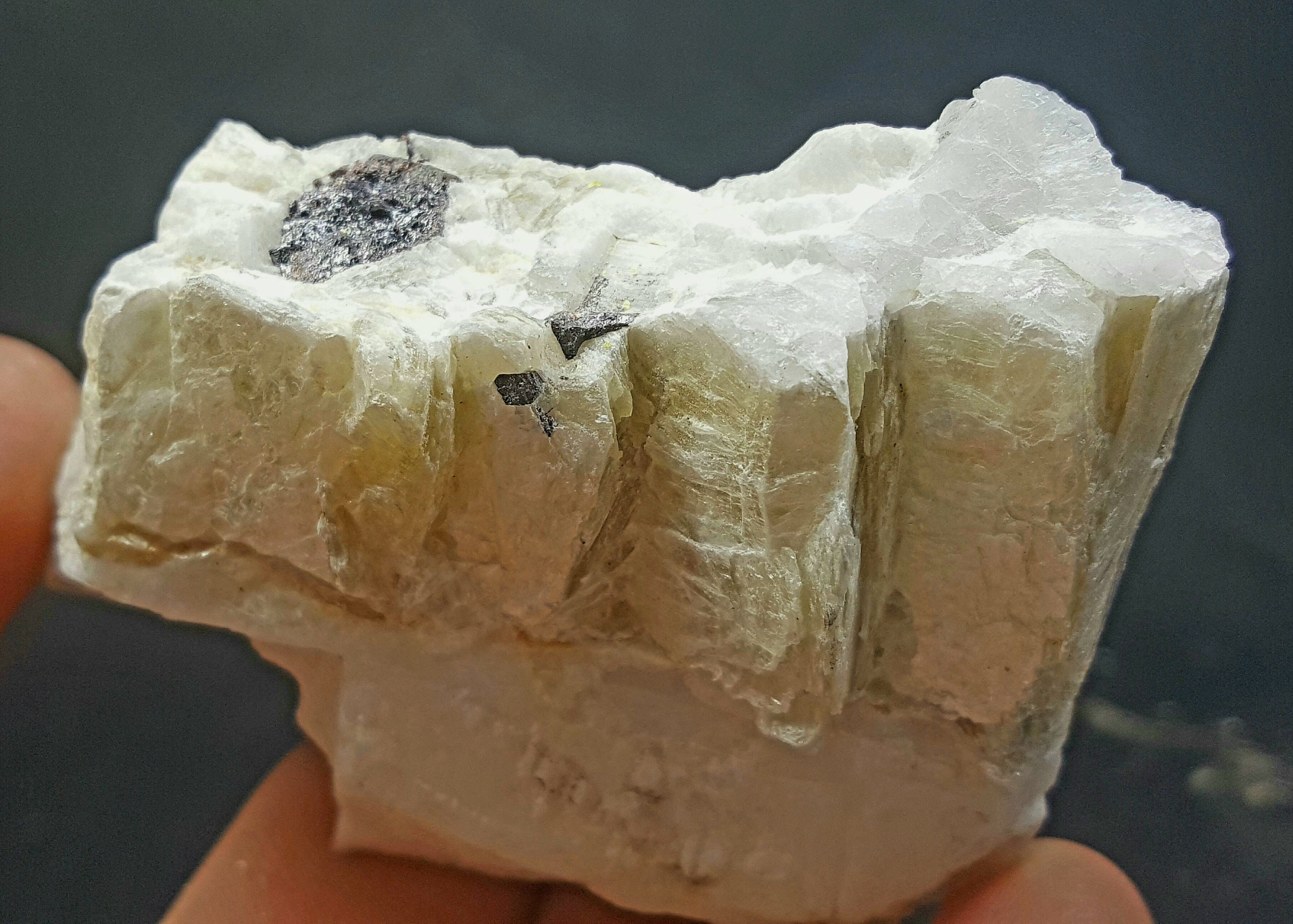 558 Carat Beryollnite Rare Gemmy Double Terminated Crystal