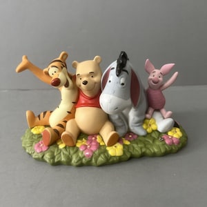 Disney Pooh & Friends Figurine 10 Years Of Friendship Pooh Tigger Piglet Eeyore
