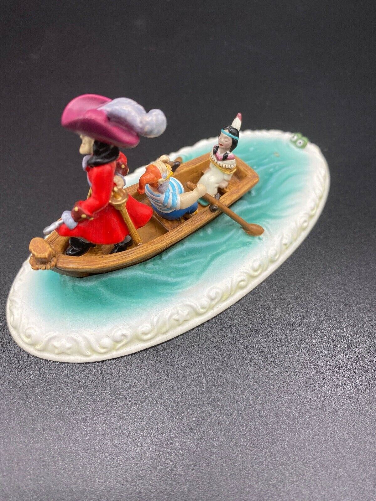 Disney Capitain Hook kidnapped, by OLSZEWSKI From Peter Pan 2001 Figurine -   Canada